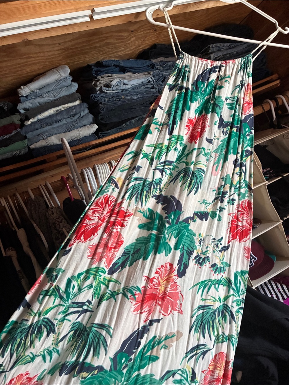 Super soft cotton H&M maxi tropical dress flowy with back key hole size 6 EUC.